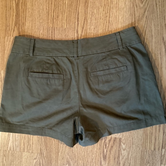 NWOT Ann Taylor Loft The Riviera Short size 2 - Picture 4 of 5